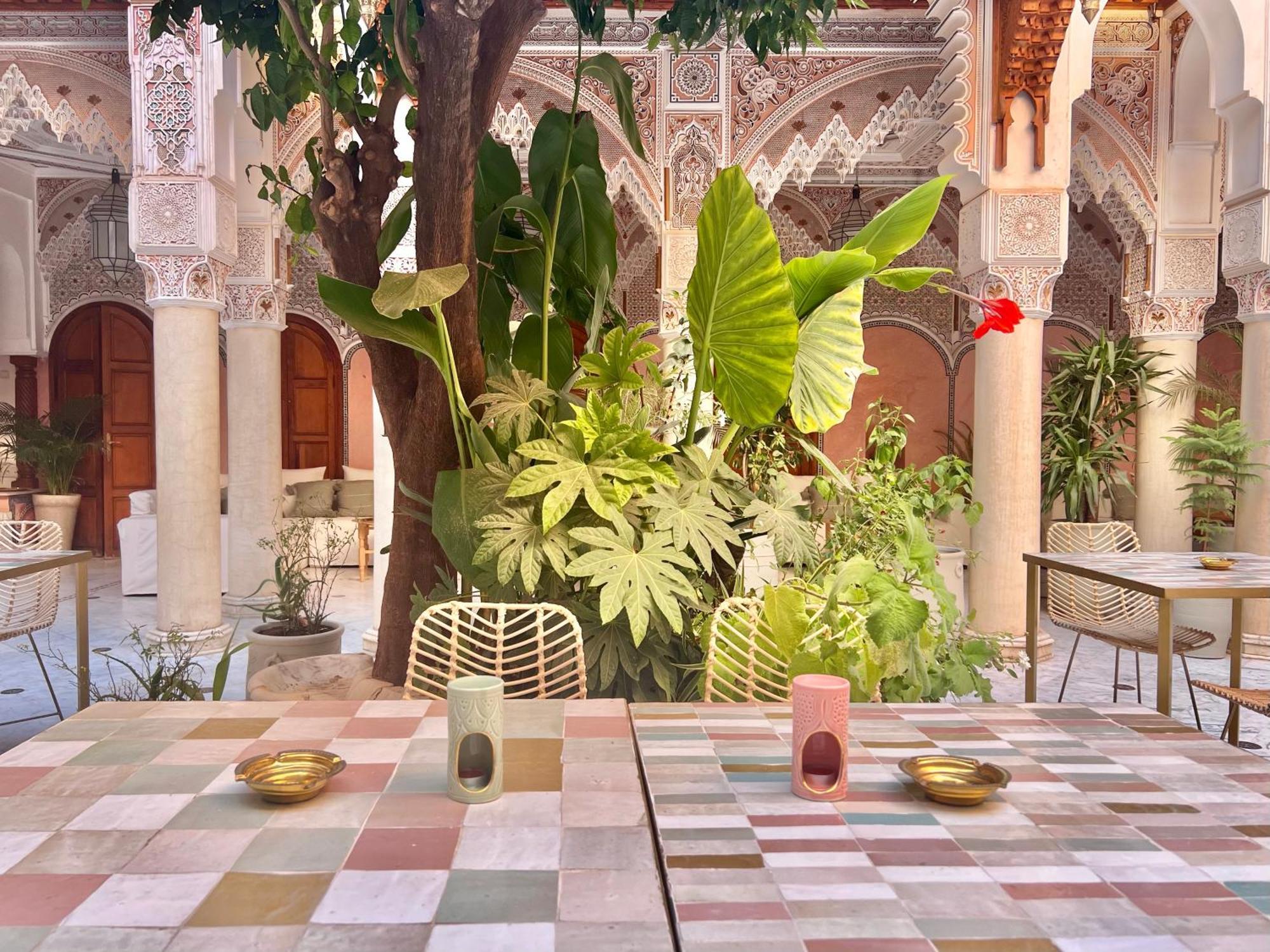 رياد Azad & 3*